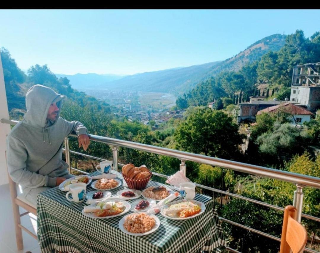 Guest House Emiljos Flamur Berat Dış mekan fotoğraf